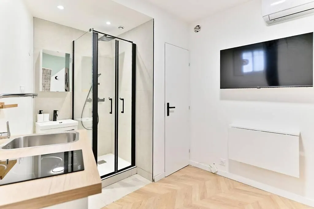 Studio Proche Wagram - III Paris Apartment