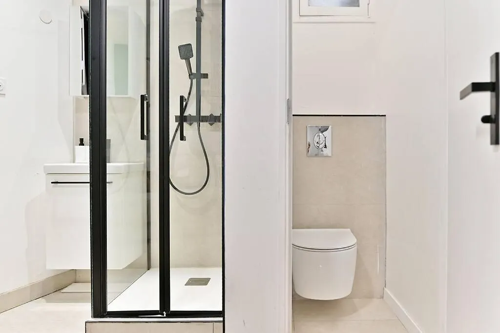 Studio Proche Wagram - III Paris 0*,  France