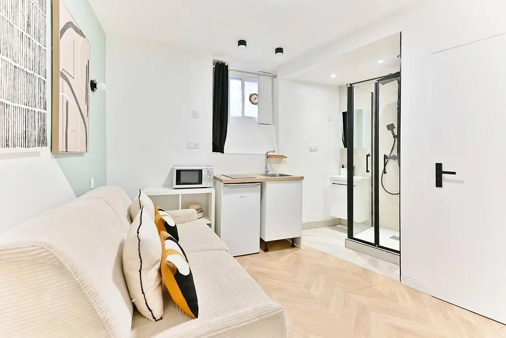 Apartment Studio Proche Wagram - III Paris France